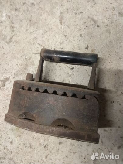 Утюг старый