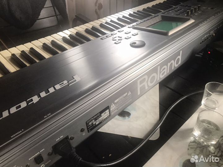 Синтезатор роланд фантом FA76