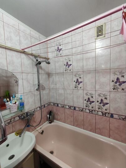 2-к. квартира, 54 м², 1/2 эт.