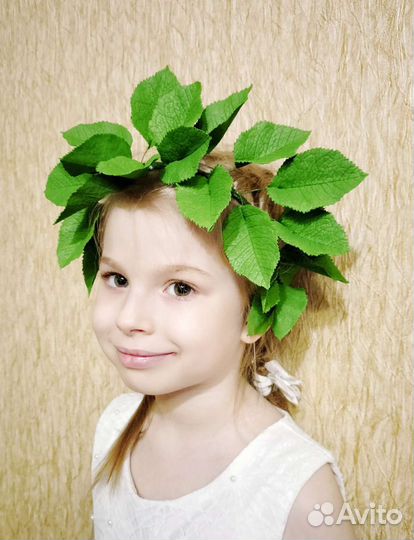 Ободок с листьями 