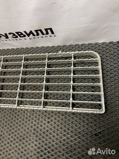 Ступень левая Renault Magnum 7420842485