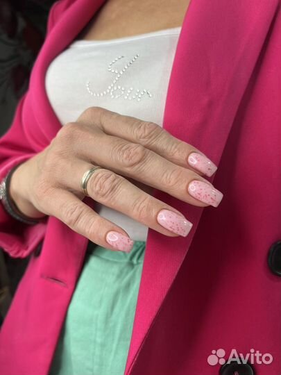 Маникюр, наращивание ресниц