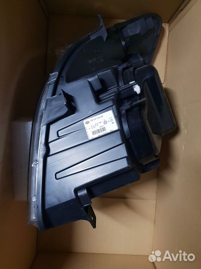 Фара правая на Mercedes Sprinter