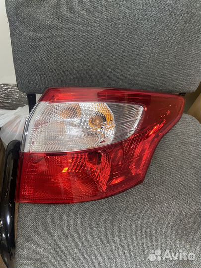 Фонарь правый наружный Ford Focus 3 универсал