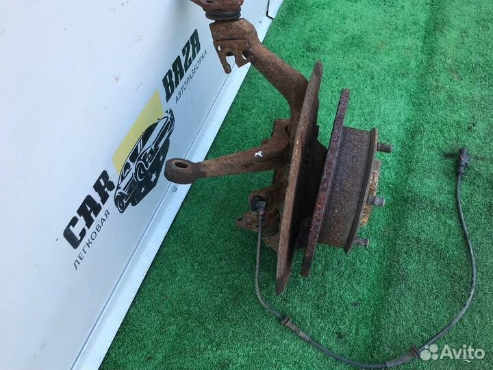 Кулак поворотный правый (R) Chevrolet Niva