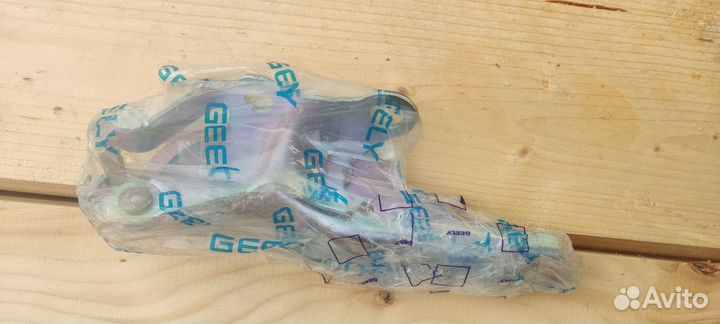 Петля капота левая Geely Emgrand EC7