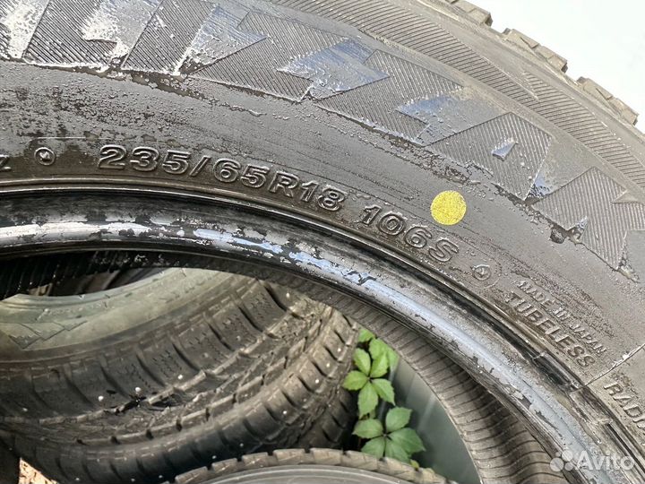 Bridgestone Blizzak DM-V2 235/65 R18