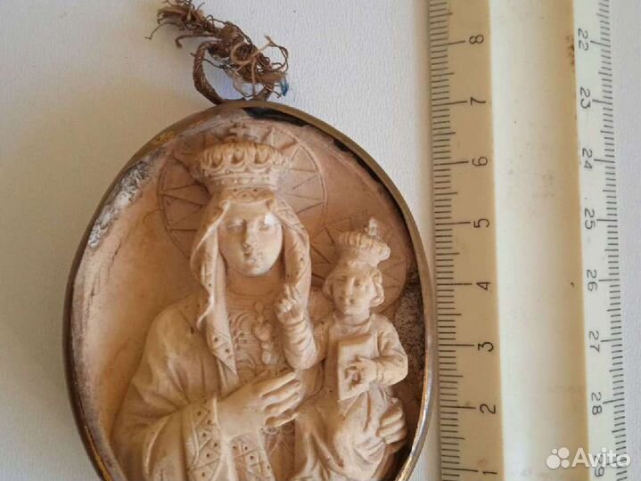 Мадонна с младенцем