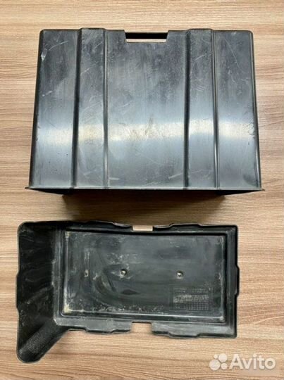 Кожух аккумулятора Honda Civic 8 FD 2006-2011