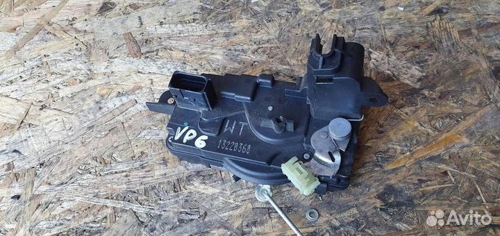 Замок двери передней правой Opel Zafira B 2005-20