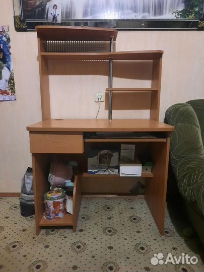 Компьютерный стол