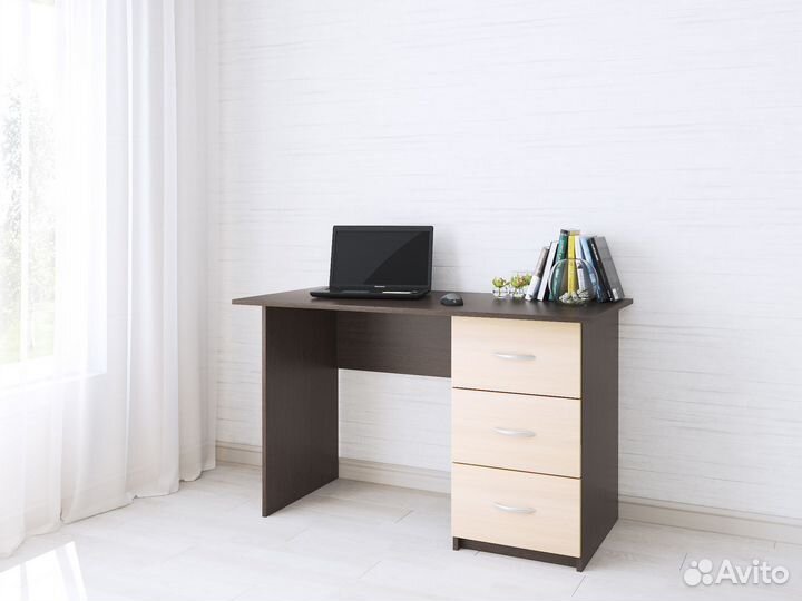Письменный стол