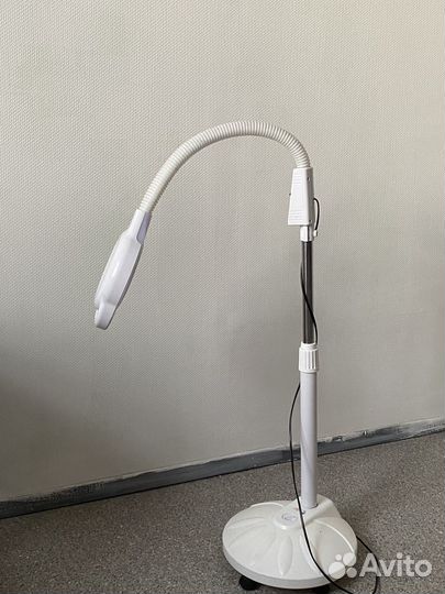 Лампа лупа напольная