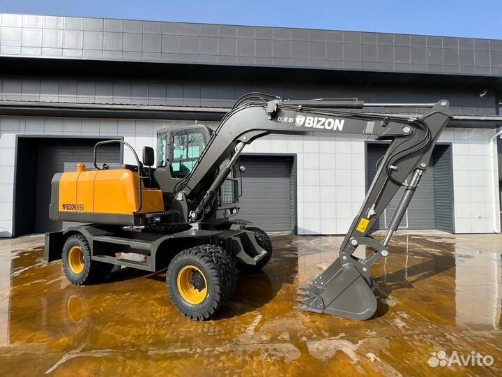Колёсный экскаватор Bizon K150, 2023