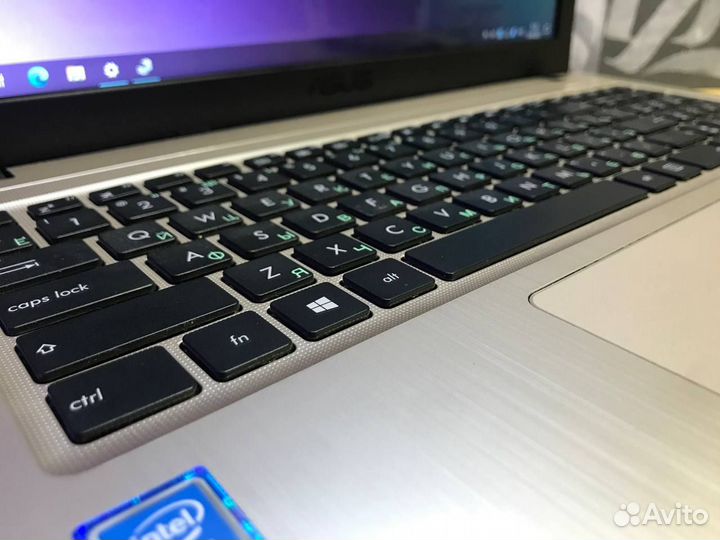 Легкий ноутбук Asus SSD/Intel