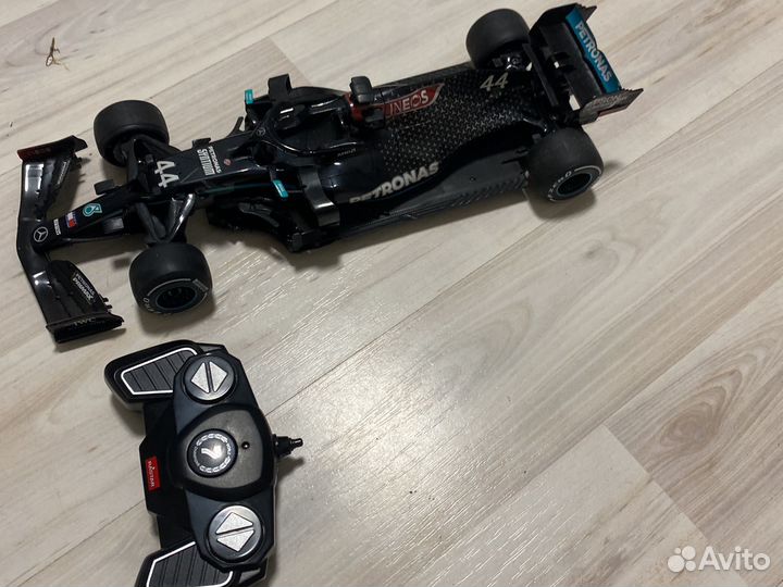 Машинка на пульте управления