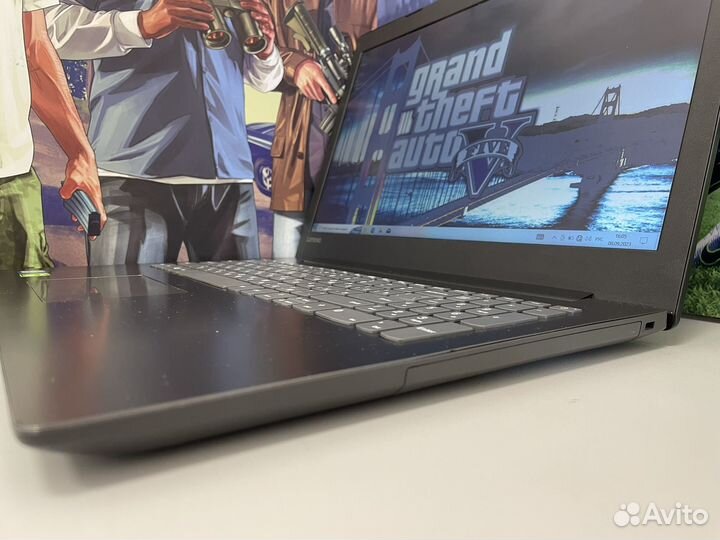 Игровой ноутбук Lenovo 2видеокарты/i3/FullHD