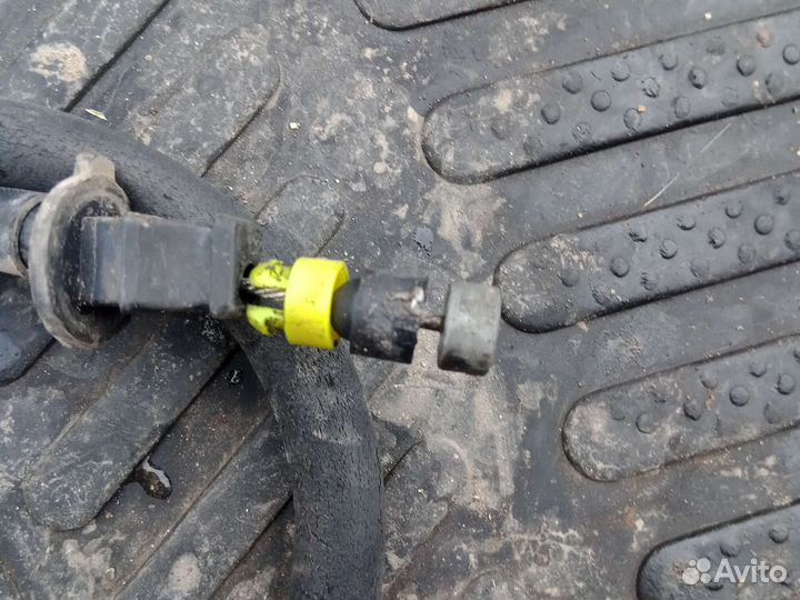 Тросик газа на Киа спектра