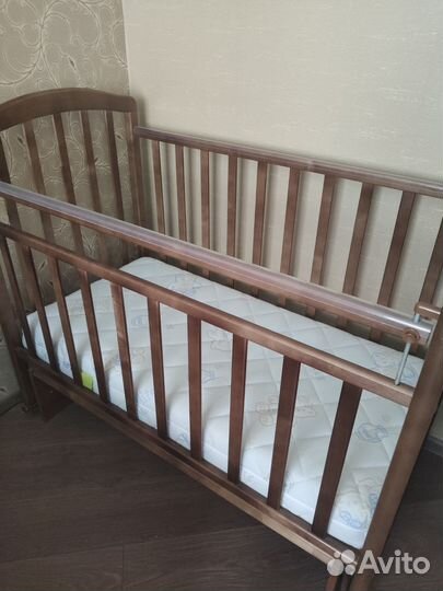 Детская кровать маятник