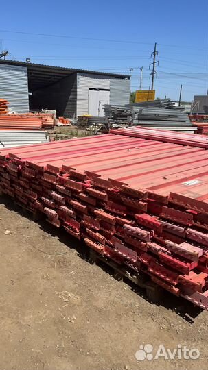 Гравитационные стеллажи на склад