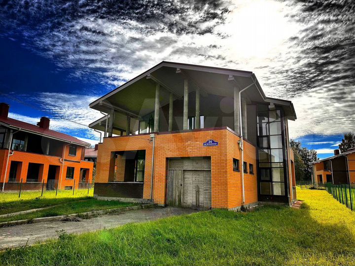 Дом 338 м² на участке 12 сот.