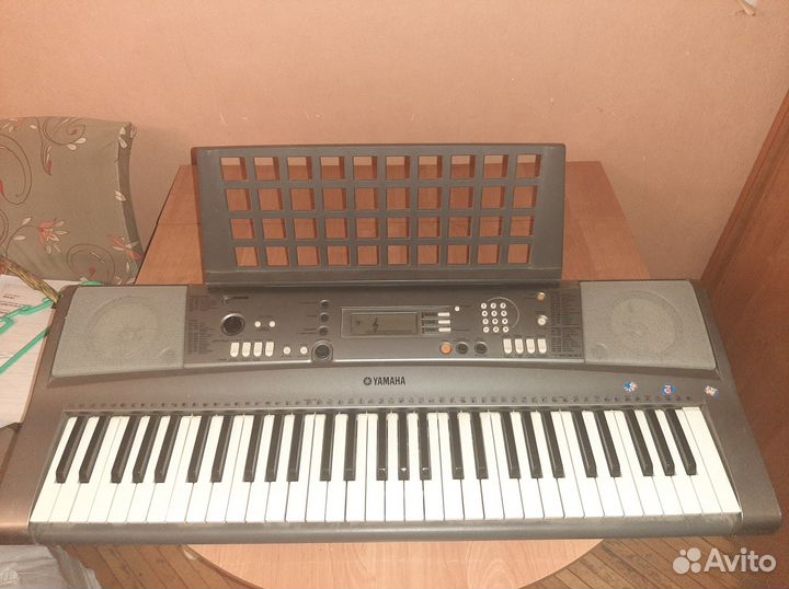 Синтезатор Yamaha PSR-R300