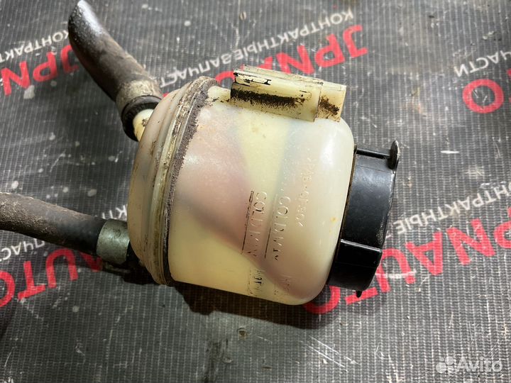 Бачок гура Nissan Murano Z50