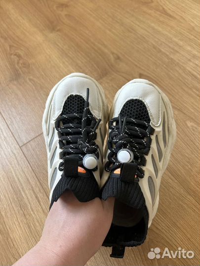 Кроссовки детские 32