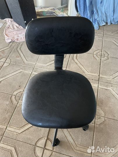 Компьютерное кресло или кресло для мастера