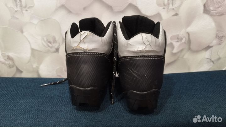 Лыжные ботинки spine