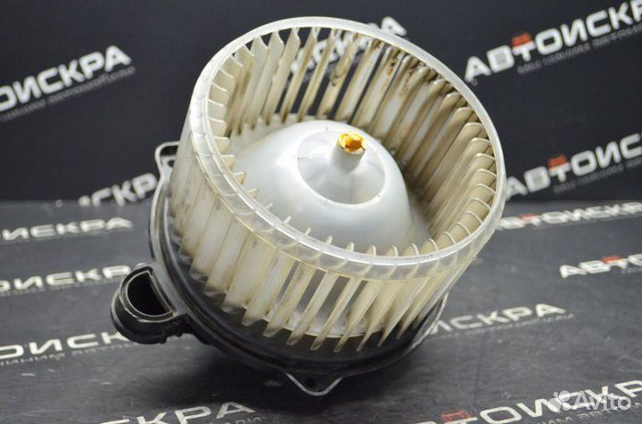 Моторчик печки Лада Гранта