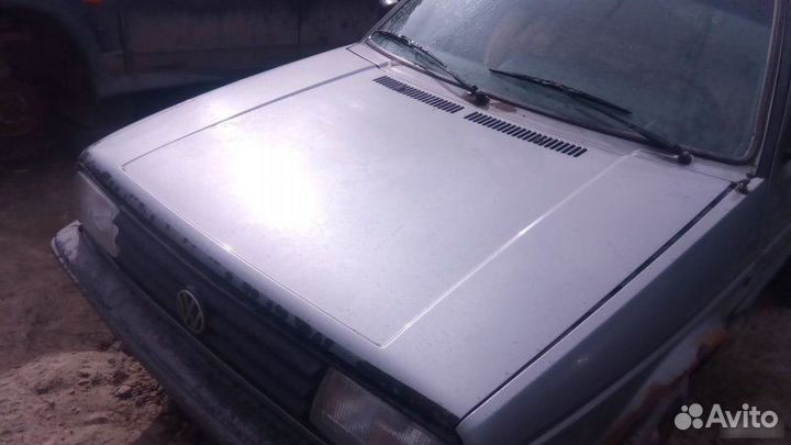 Капот Volkswagen Golf 2 1990