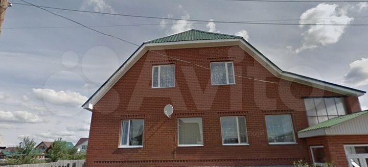 Коттедж 250 м² на участке 10 сот.