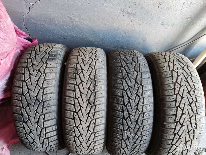 Nokian Tyres Hakkapeliitta 7 SUV 215/60 R17