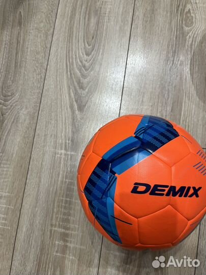 Футбольный мяч demix