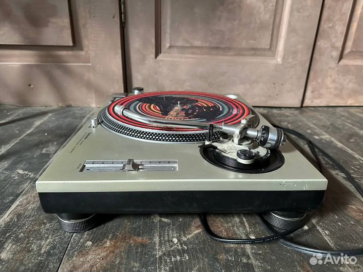 Проигрыватель винила Technics SL-1200MK2