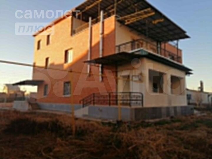 Дом 378 м² на участке 7,9 сот.