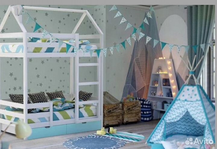 Двухъярусная кровать домик