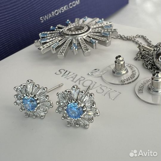 Swarovski комплект ромашки голубые (кулон, серьги)