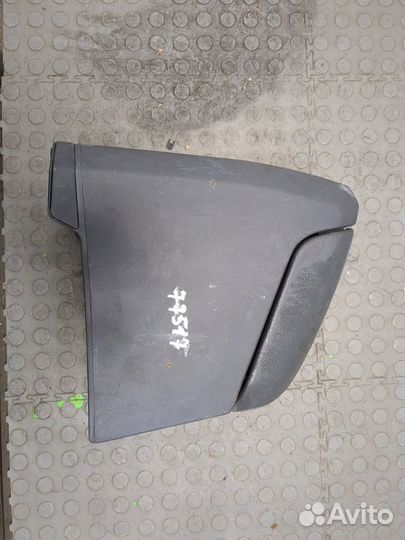 Подлокотник Volvo XC90, 2005