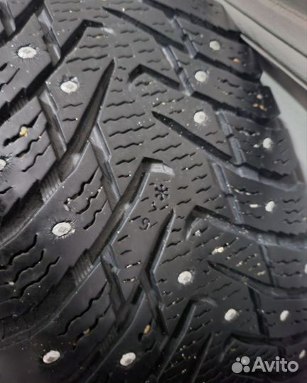 Nokian Tyres Hakkapeliitta 8 SUV 215/60 R17 100T
