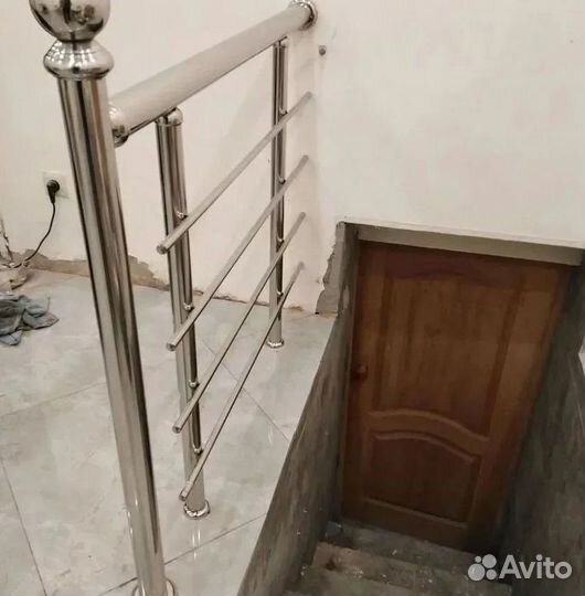 Перила, пopучни, огpaждения из нержавeющей cтали