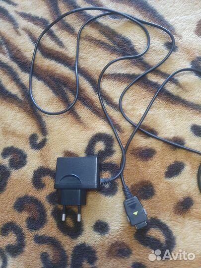 Зарядное устройство для телефона