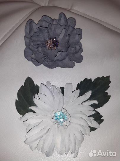 Брошь ручной работы из кожи