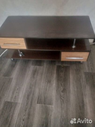 Tумба под телевизор