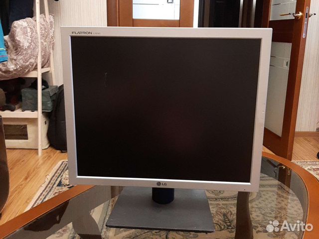 Монитор LG 19
