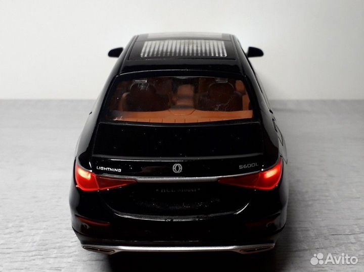 Модель Mercedes Benz