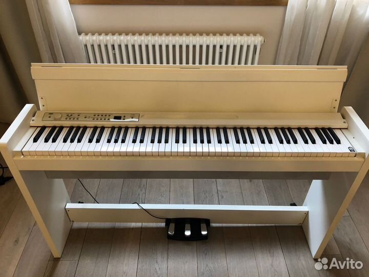 Цифровое пианино korg LP 380