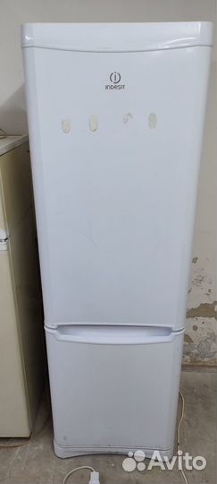 Холодильник бу indesit