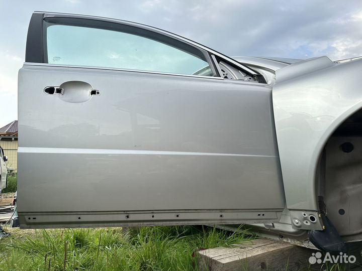 31218047 Дверь передняя правая Volvo S80
